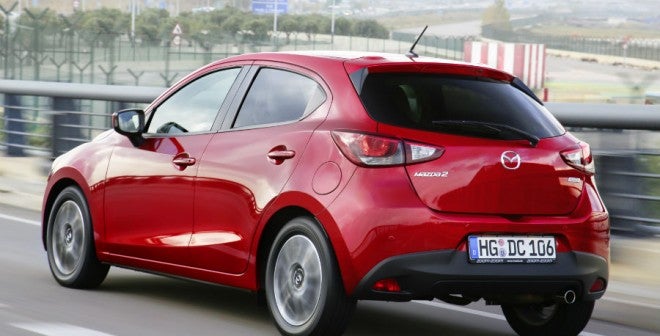 Mazda 2 La zaga del nuevo Mazda 2 tiene un corte bastante agresivo.
