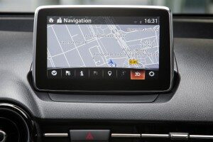El navegador es uno de los elementos que incluyen las versiones de gama alta del nuevo Mazda 2.