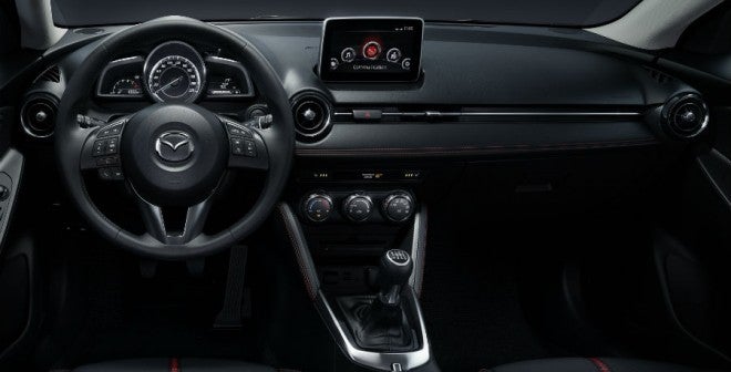Mazda 2 El diseño del interior del Mazda 2 es atractivo, aunque menos agresivo que su exterior.