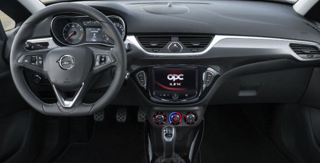 Opel Corsa OPC El interior del Opel Corsa OPC también cuenta con elementos más deportivos y exclusivos.