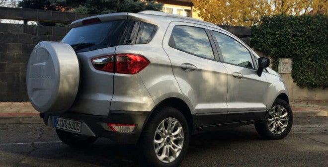 Ford EcoSport El Ford EcoSport tiene una imagen exterior que hace pensar que su tamaño es mayor del que realmente es.