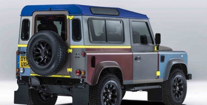 Land Rover Defender Paul Smith Como podéis ver, la conjunción de todos los colores elegidos por Paul Smith es, cuanto menos, estridente.