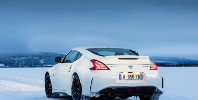Nissan 370Z Podrás disfrutar del nuevo Nissan 370Z por 32.900 euros.