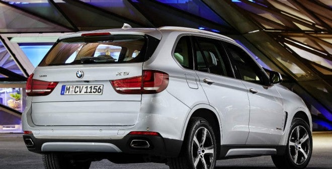 BMW X5 xDrive40e El BMW X5 xDrive40e se presenta a nivel mundial en el Salón de Shanghai.