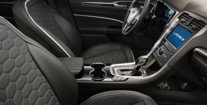 Ford Mondeo Vignale El interior del Ford Mondeo Vignale también cuenta con elementos diferenciadores respecto al resto de versiones.