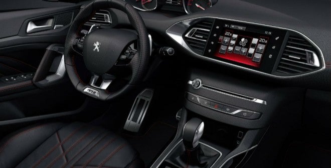 Peugeot 308 GT El interior del nuevo Peugeot 308 GT cuenta con elementos muy deportivos.