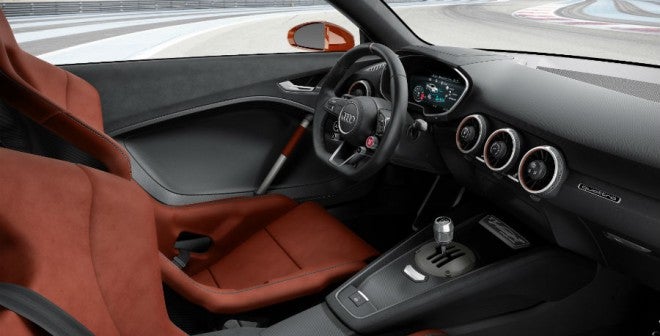 Audi TT Clubsport Turbo En el interior del Audi TT Clubsport Turbo también se ha apostado por los detalles más deportivos.
