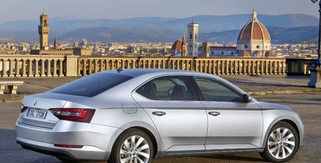 Skoda Superb La gama mecánica del nuevo Skoda Superb es más potente y más eficiente.