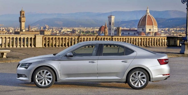 Skoda Superb El nuevo Skoda Superb es la estrella de la marca checa en el Salón de Barcelona.