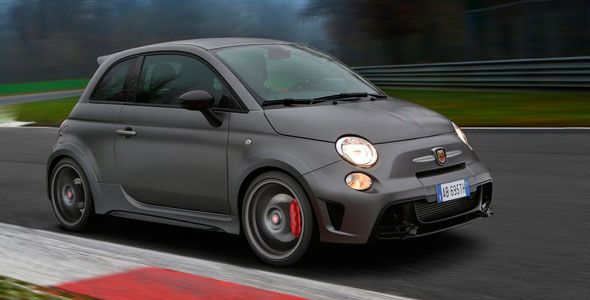 Abarth 695 biposto presente en el Salón de Barcelona 2015 Abarth 695 biposto presente en el Salón de Barcelona 2015