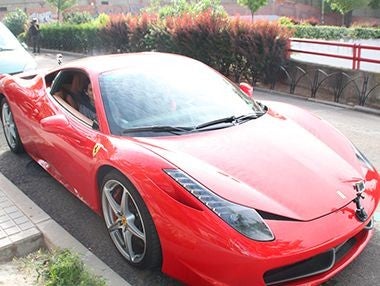 Cómo Cabify recoge a sus clientes en un Ferrari en vídeo Cómo Cabify recoge a sus clientes en un Ferrari en vídeo