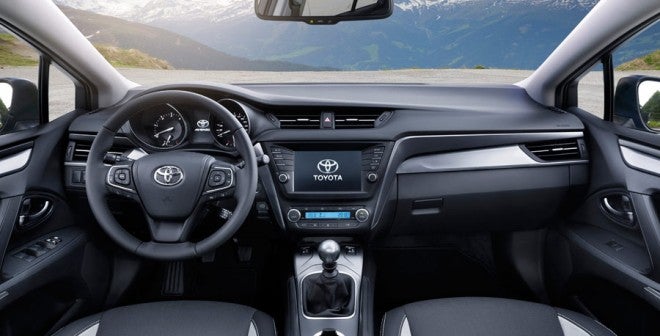 Toyota Avensis interior Interior del nuevo Toyota Avensis