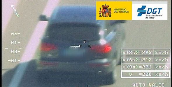 Detenido por circular a 227 km/h en la A-1 Detenido por circular a 227 km/h en la A-1