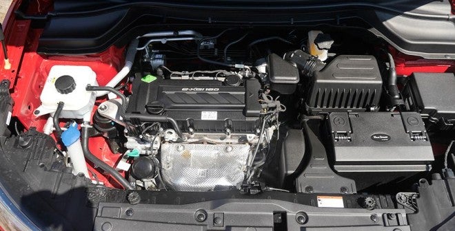 Prueba SsangYong Tivoli Limited 4x2 2015 Prueba SsangYong Tivoli Limited 4x2 2015, motor, Rubén Fidalgo
