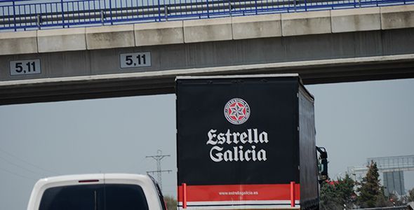 Peligro sobre y bajo los puentes Peligro sobre y bajo los puentes