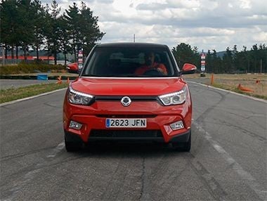 Vídeo prueba SsangYong Tívoli Limited 4×2 2015 Vídeo prueba SsangYong Tívoli Limited 4×2 2015