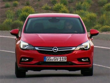 Vídeo: Opel Astra en el Salón de Frankfurt 2015 Vídeo: Opel Astra en el Salón de Frankfurt 2015