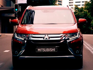 Vídeo: Mitsubishi Outlander 2016