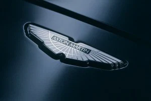 Qué significa el logo de Aston Martin