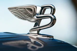 Qué significa el logo de Bentley