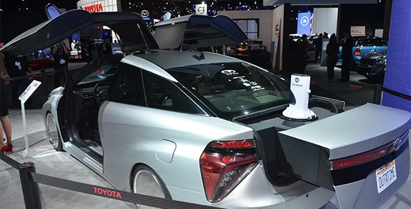 El Toyota Mirai se fusiona con el DeLorean El Toyota Mirai se fusiona con el DeLorean