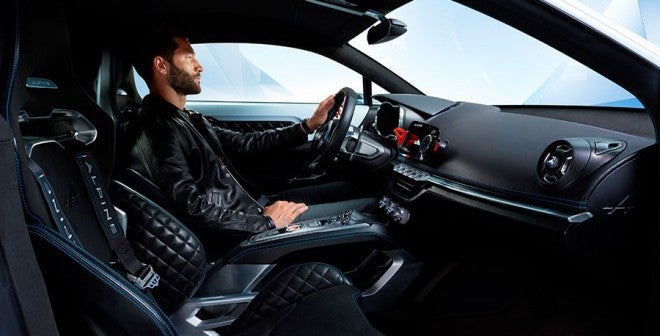 Primeras fotos y vídeo del nuevo Renault Alpine 2016 Primeras fotos y vídeo del nuevo Renault Alpine 2016