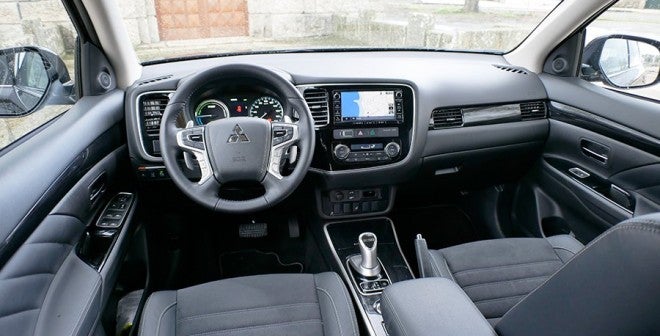 Prueba del Mitsubishi Outlander PHEV 2016 Prueba del Mitsubishi Outlander PHEV 2016, interior, Rubén Fidalgo