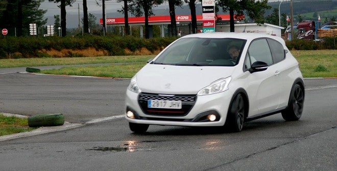 Prueba del Peugeot 208 GTi by Peugeot Sport Prueba del Peugeot 208 GTi by Peugeot Sport, A Pastoriza, Rubén Fidalgo