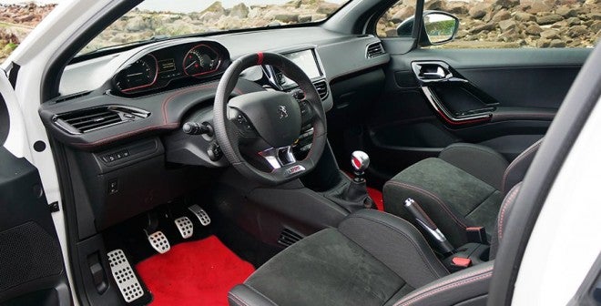 Prueba del Peugeot 208 GTi by Peugeot Sport Prueba del Peugeot 208 GTi by Peugeot Sport, interior, Rubén Fidalgo