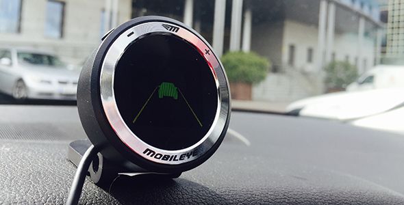 Convierte tu viejo coche en un vehículo a la última con Mobileye Convierte tu viejo coche en un vehículo a la última con Mobileye