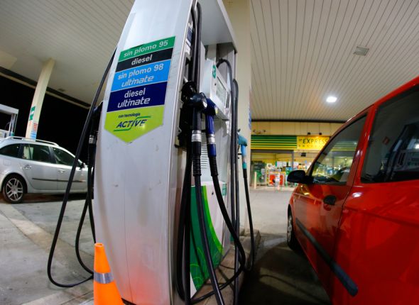 Los españoles ahorrarán casi 12 millones de euros en gasolina Los españoles ahorrarán casi 12 millones de euros en gasolina
