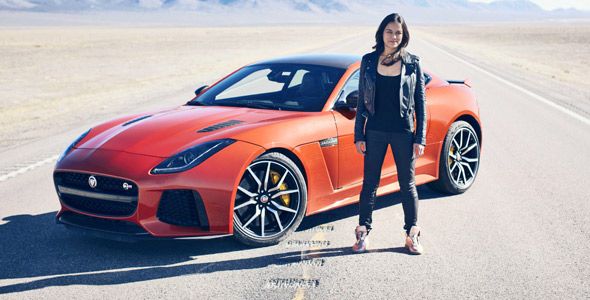 Michelle Rodríguez se pone a 323 km/h con el Jaguar F-Type SVR Michelle Rodríguez se pone a 323 km/h con el Jaguar F-Type SVR