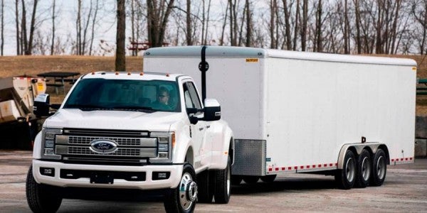 Todo lo que debes saber si viajas con un remolque en tus vacaciones 3 Motor16 Ford simplifica las maniobras con remolque Motor16