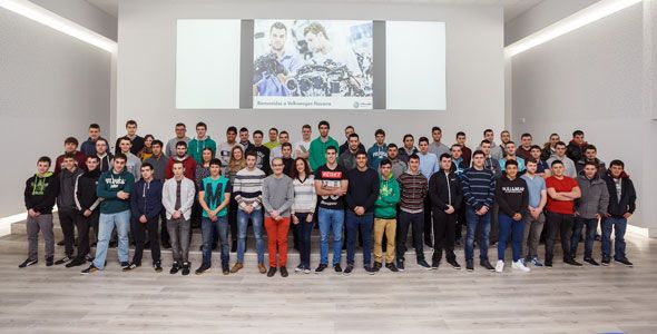 La fábrica Volkswagen de Navarra acoge a 66 estudiantes La fábrica Volkswagen de Navarra acoge a 66 estudiantes