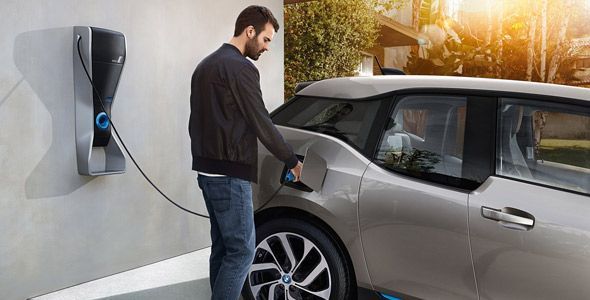 Los coches se etiquetan según su nivel de contaminación Los coches se etiquetan según su nivel de contaminación
