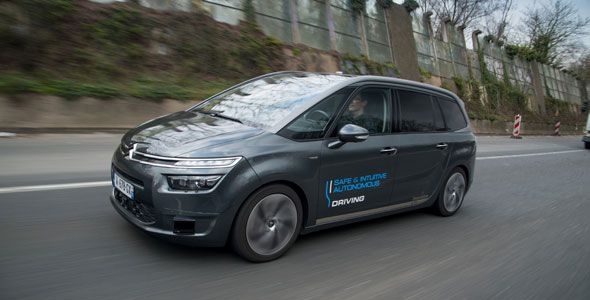 Dos coches autónomos de PSA recorren 300 kilómetros Dos coches autónomos de PSA recorren 300 kilómetros