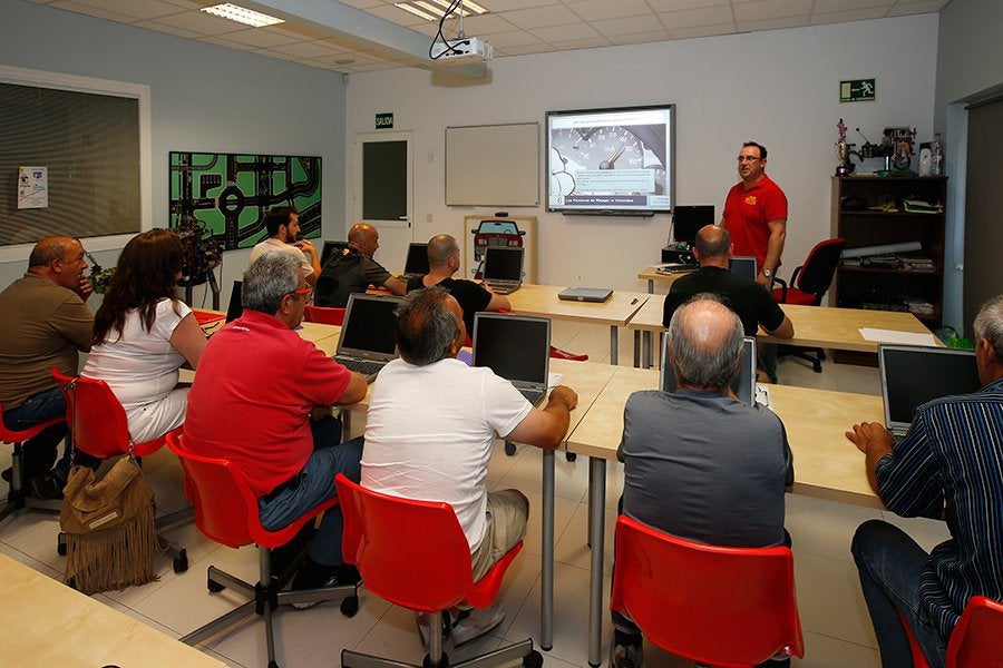 Cómo hacer el curso de recuperación de puntos del carné de conducir
