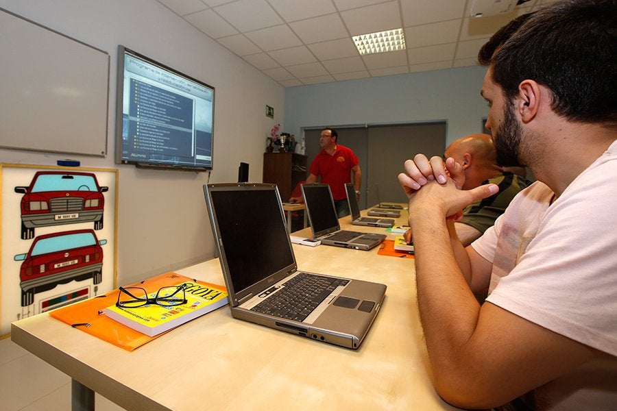 Cómo hacer el curso de recuperación de puntos del carné de conducir