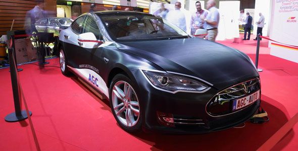 Tesla y la conducción autónoma Tesla y la conducción autónoma