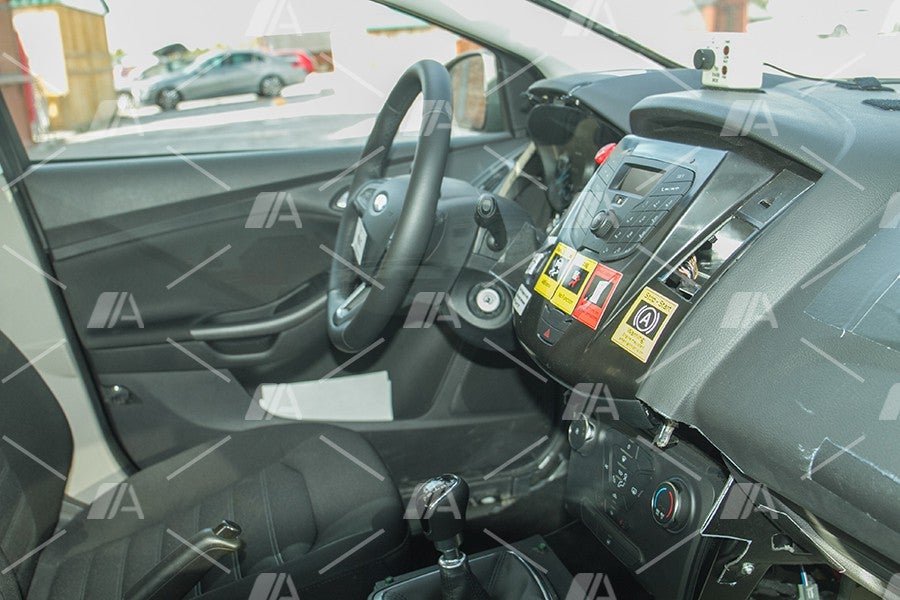 En el interior se aprecian todos los sistemas de control y seguridad.