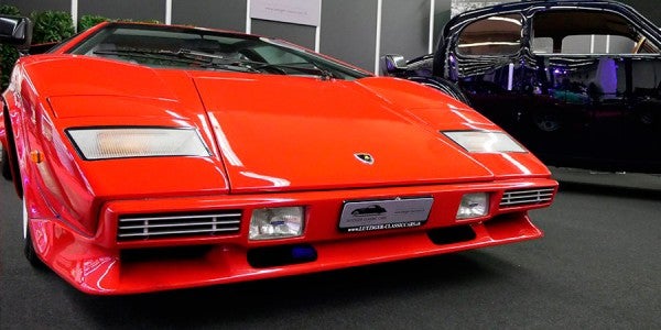 El frontal del Countach es espectacular.