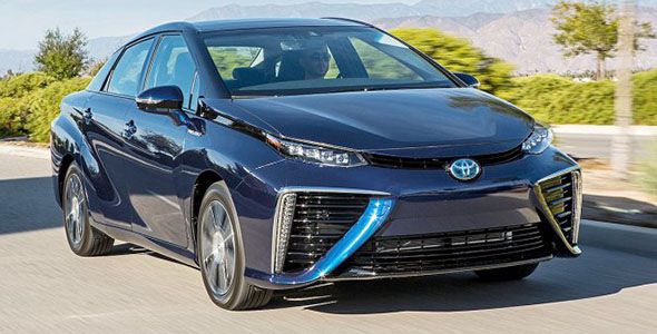 Toyota y KDDI crearán un software para el vehículo conectado Toyota y KDDI crearán un software para el vehículo conectado