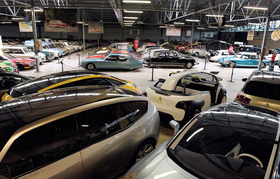 En 6.500 metros cuadrados se hacinan más de 400 modelos y prototipos de Citroën.