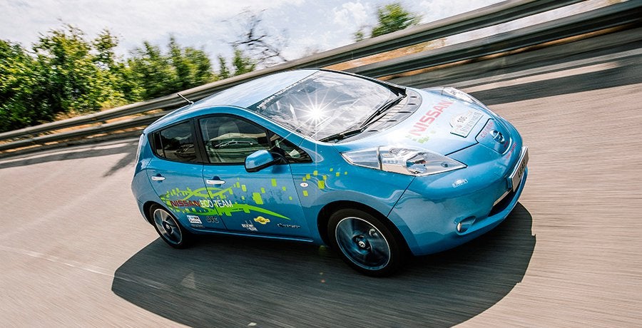 Nissan Leaf con un 75% más de autonomía gracias a sus empleados Nissan Leaf con un 75% más de autonomía gracias a sus empleados