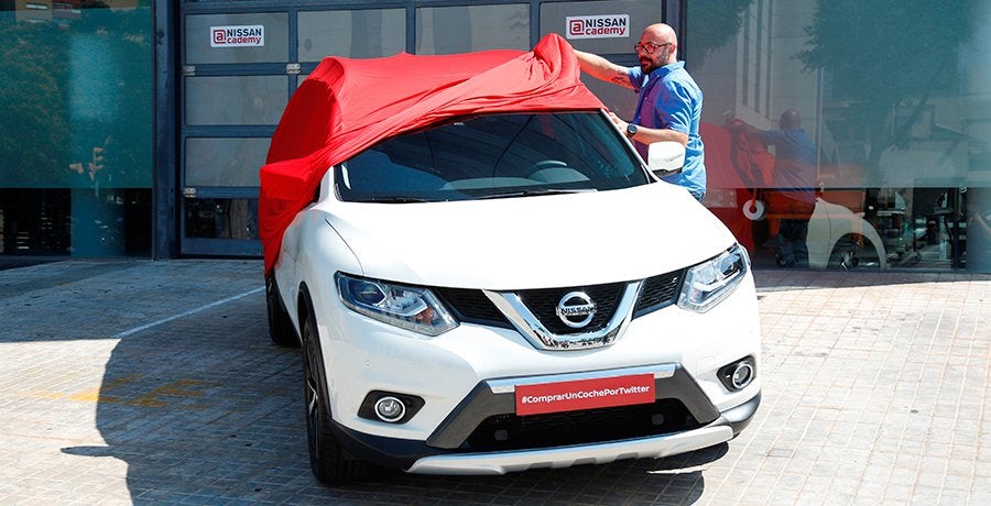 Nissan innova cierra la primera venta de un coche por Twitter Nissan innova cierra la primera venta de un coche por Twitter