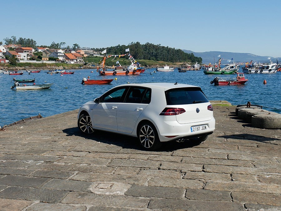 El equipamiento del Golf GTE es completo, aunque su precio es elevado.