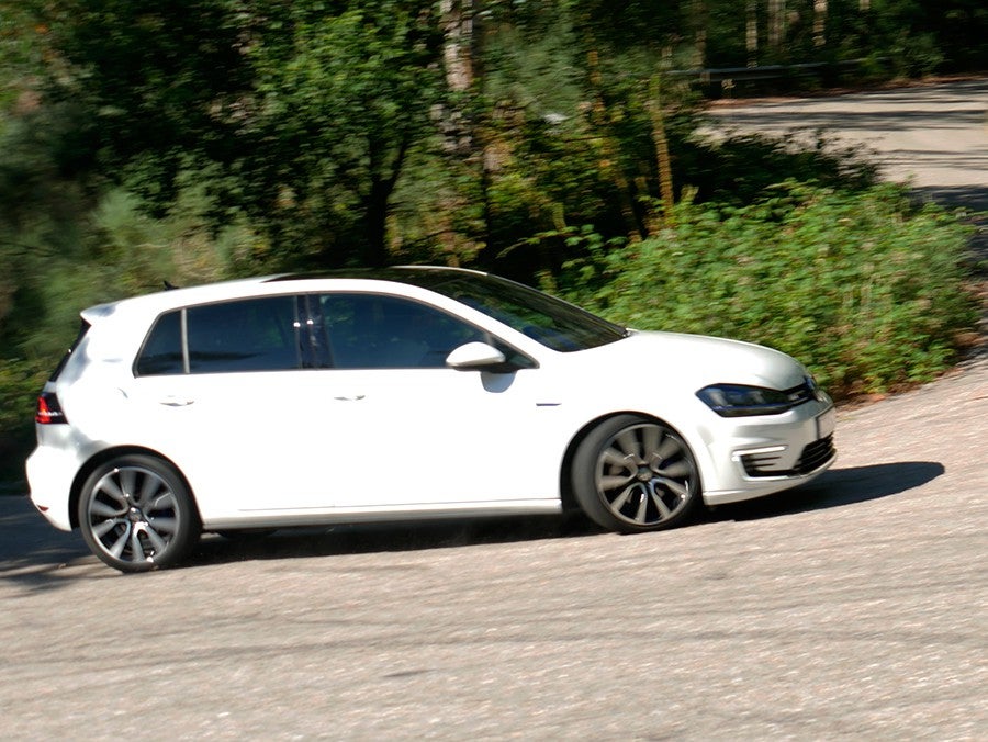 El excesivo peso le resta mucha agilidad al Golf GTE.