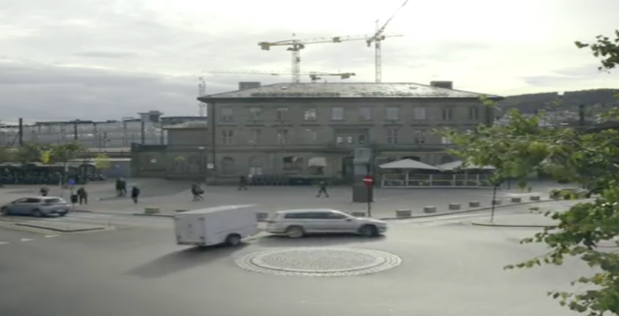 Un Volkswagen conduce marcha atrás a toda velocidad en este divertido spot Un Volkswagen conduce marcha atrás a toda velocidad en este divertido spot