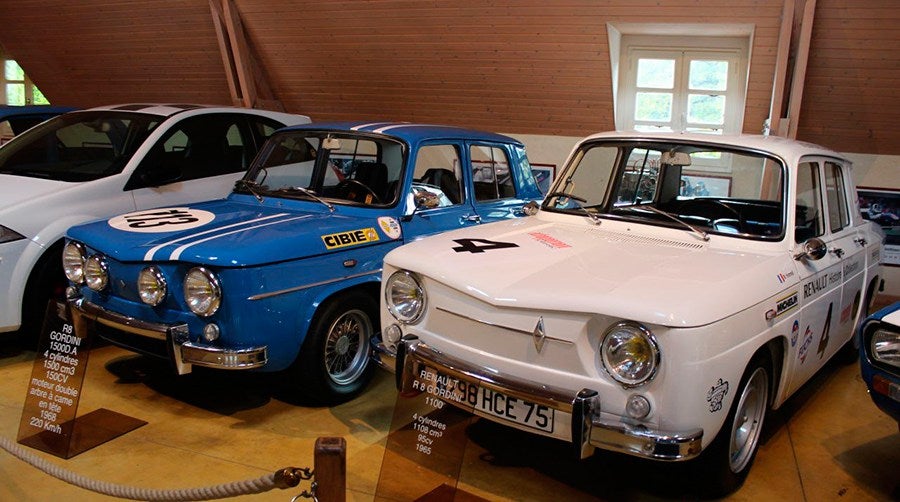 Varios Renault en Le Manoir de L´Automobile