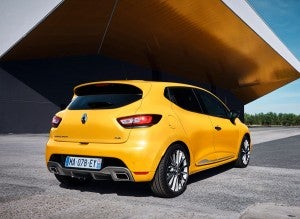 En la zaga del Renault Clio RS encontramos doble salida de escape.